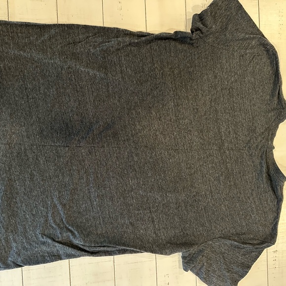 (2) Superhero tshirts - Picture 4 of 8